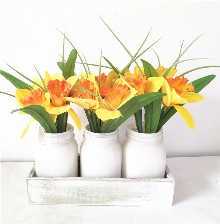 B15580_lilies arrangement in vase